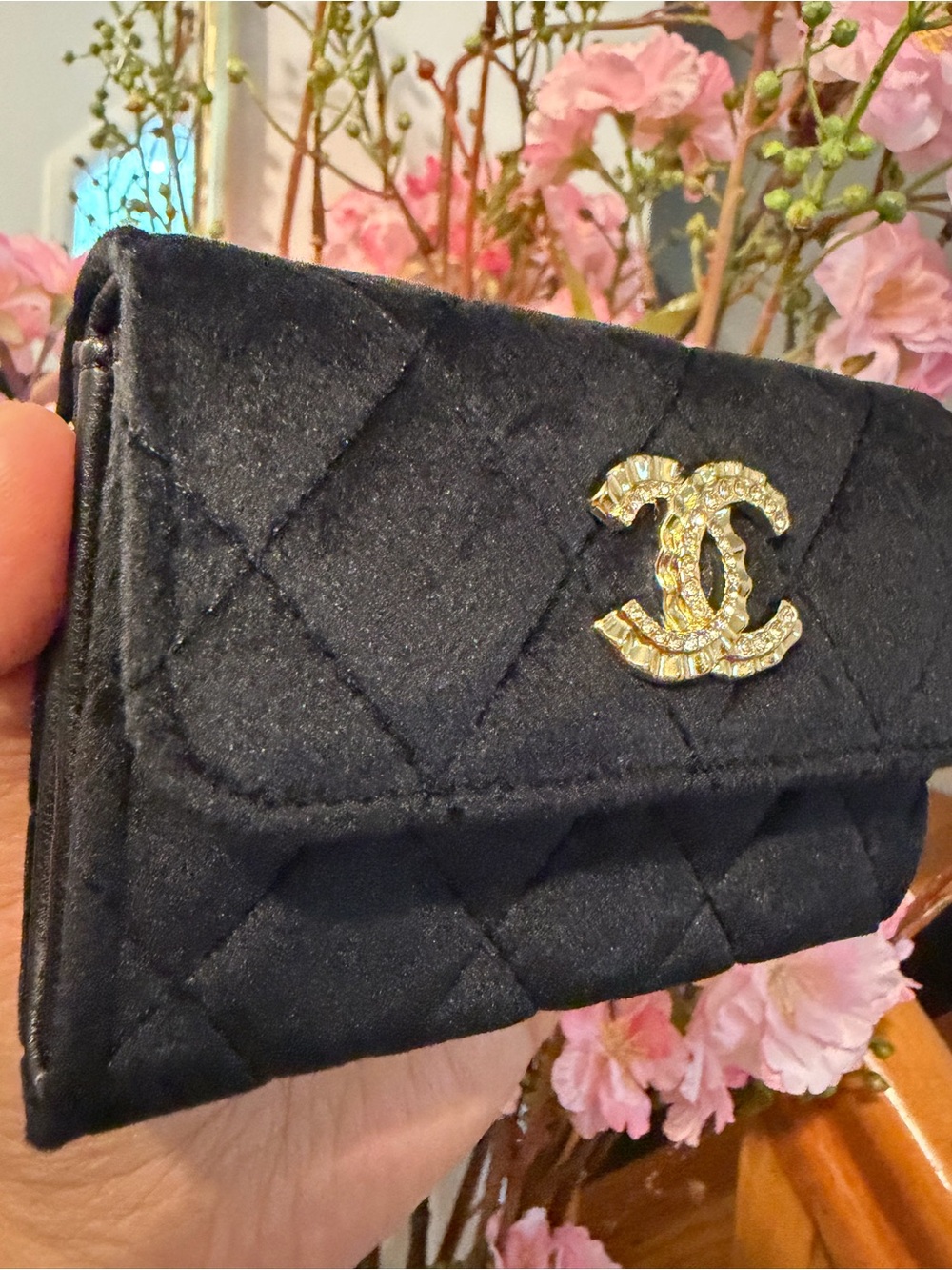 RARE DESIGNER VIP QUILTED WALLET - Picture 2 of 9
